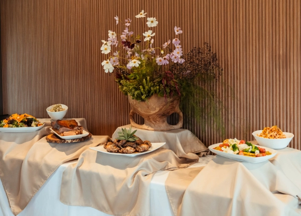 Elegant buffet-style service